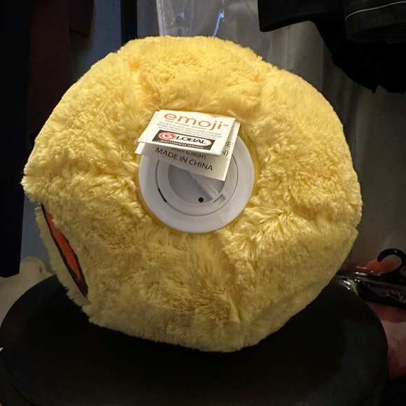 rare emoji piggy bank ! - Picture 4 of 7